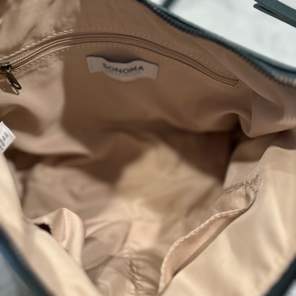 Chic green  crossbody/ shoulder bag - Picture 2 of 3